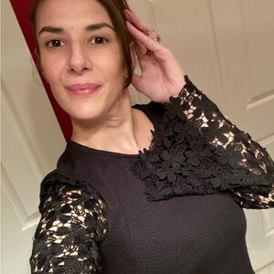 Eri + Ali Black Lace Bell Sleeved Textured Bodice Top Size XS/XSP 🖤